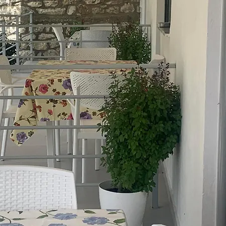 Appartement View Qeparo